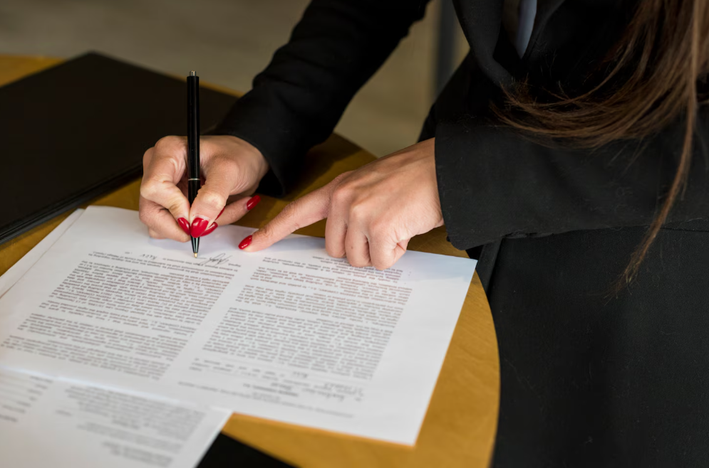 Approved Sworn Translator Dubai | Certified Legal Translation Services by Al Hiqba